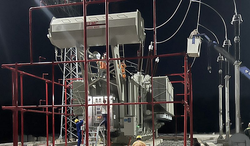 Đóng điện 3 công trình truyền tải điện lớn, cấp điện cho miền Nam